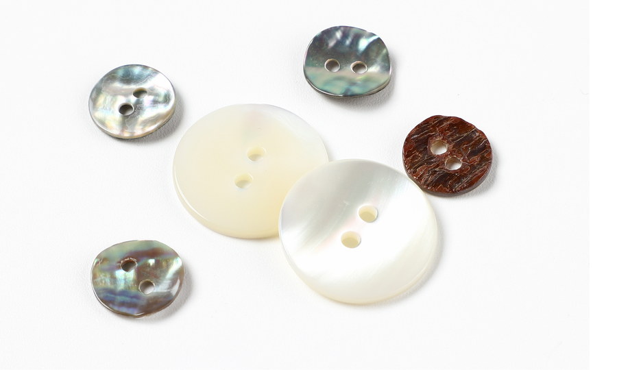 Natural buttons — mother-of-pearl shell, corozo and horn buttons